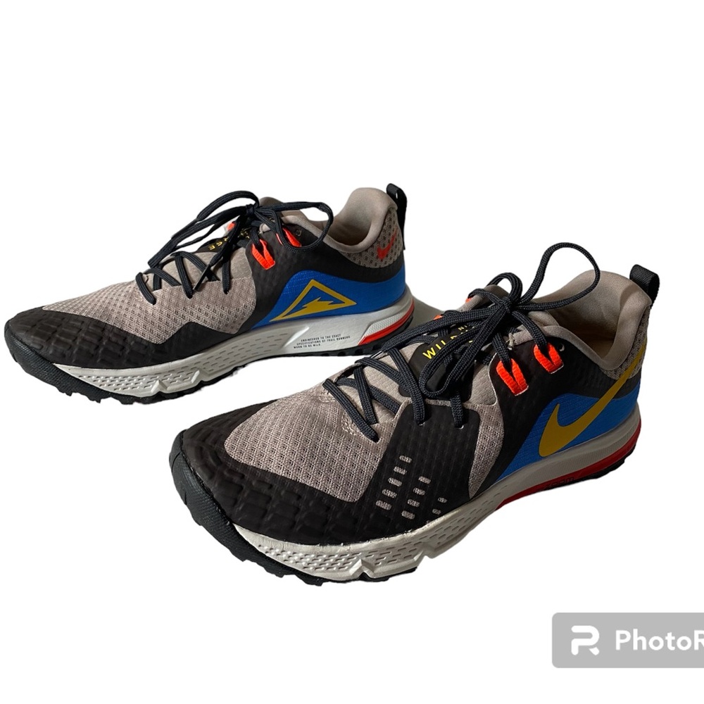 Nike Women's WMNS Air Zoom Wildhorse 5 Track & Field Shoes, Blue black size 9.5